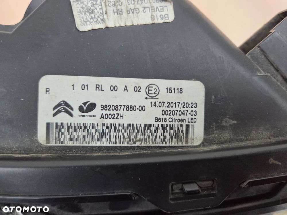 Światło do jazdy dziennej DRL LED prawy Citroen C3 III    9820877880 - 12
