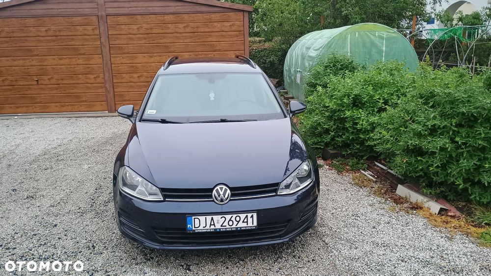 Volkswagen Golf - 1