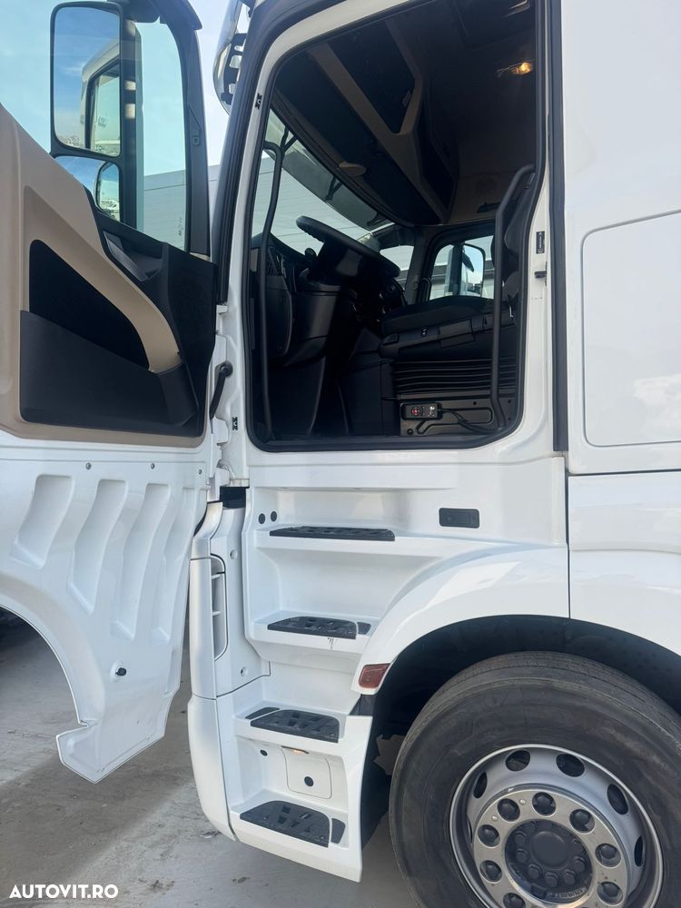 Mercedes-Benz Actros - 12