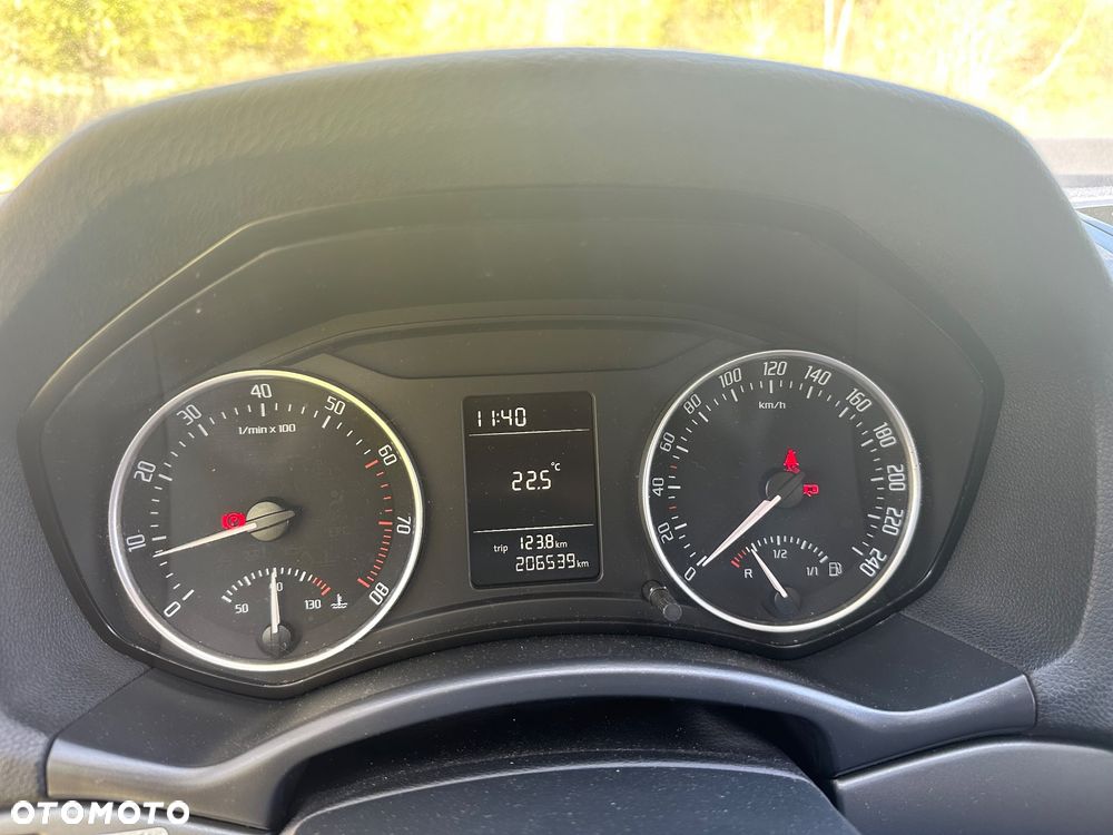 Skoda Octavia 1.6 Combi - 11