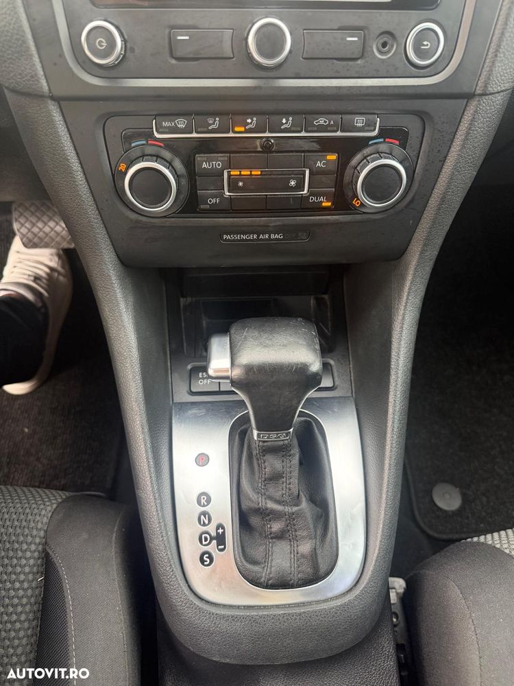 Volkswagen Golf - 10
