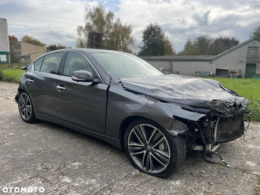 Infiniti Q50 Hybrid AWD - 1