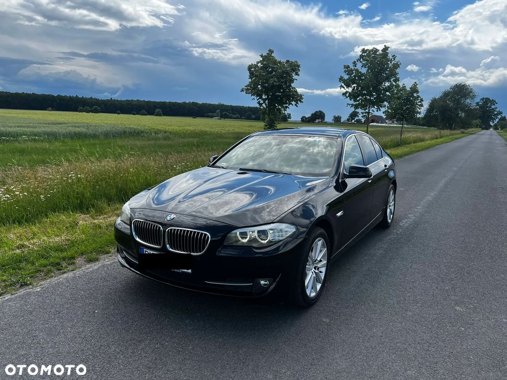 BMW 5 Series 2010 photo 2