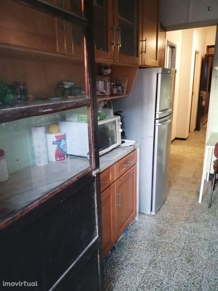 Quarto - localizado em Lisbon - Grande imagem: 4/6