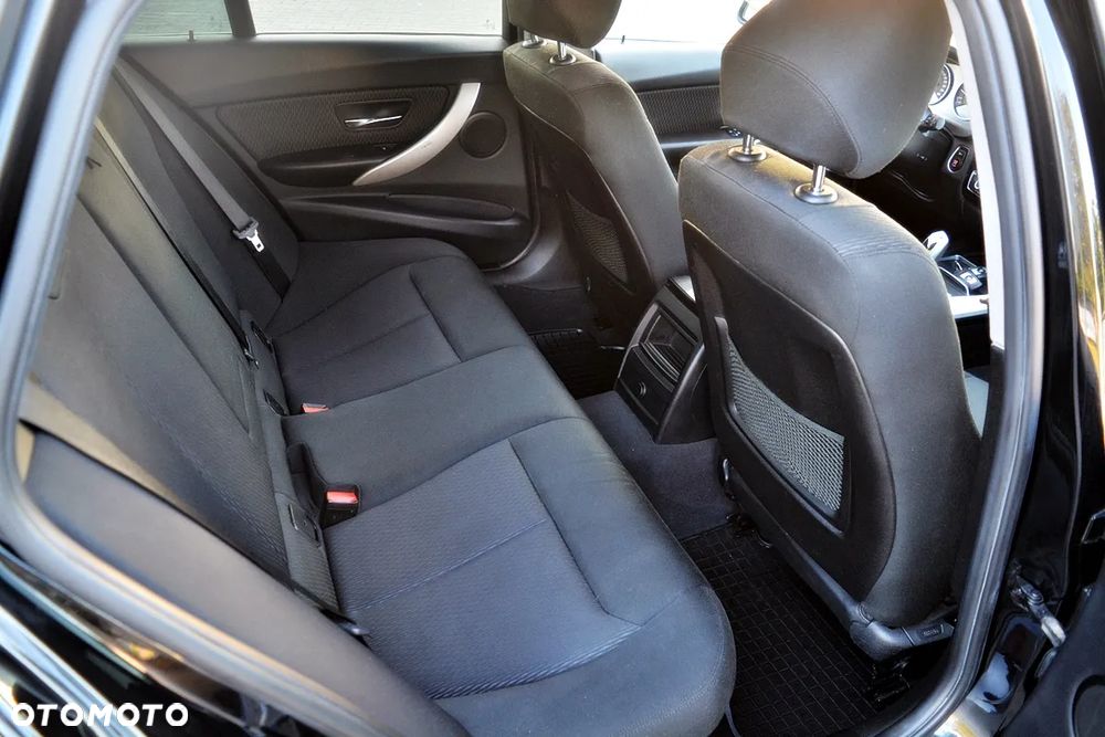 BMW Seria 3 318d - 18