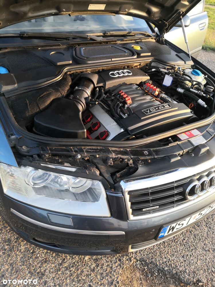 Audi A8 4.2 Quattro - 40