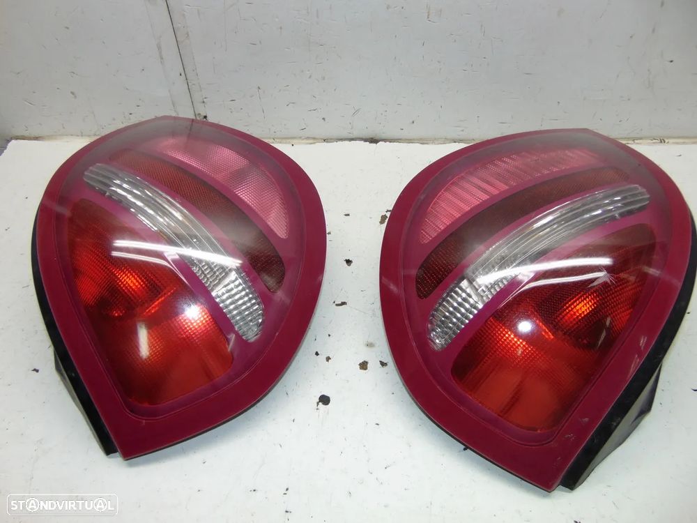 Nissan Almera farolins - 9
