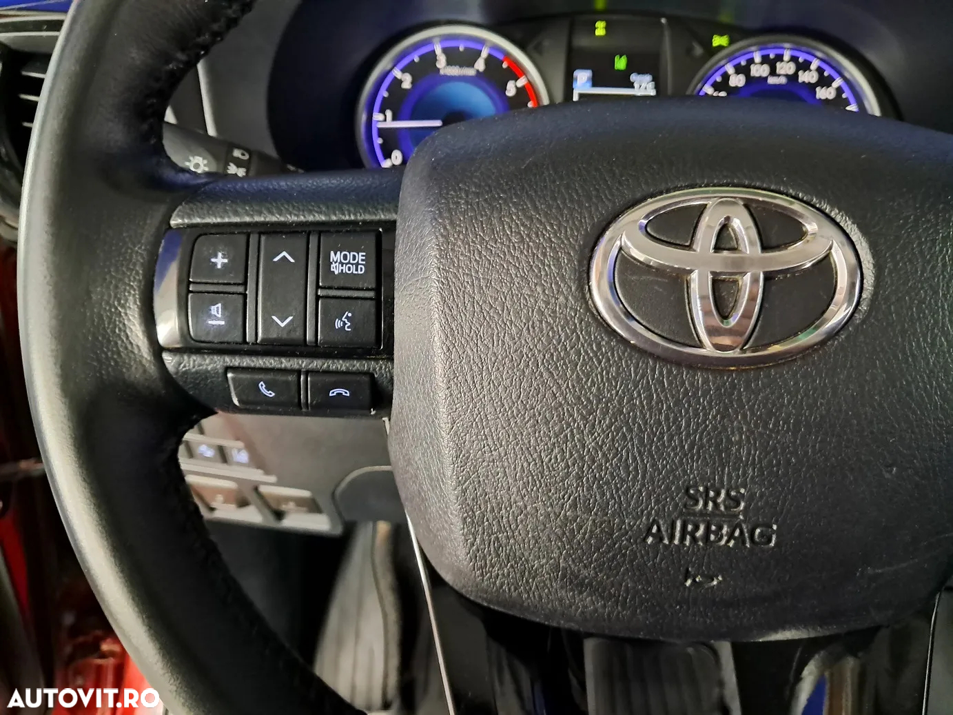 Toyota Hilux - 12