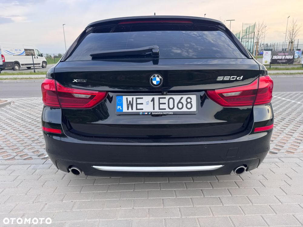 BMW Seria 5 520d Luxury Line - 12