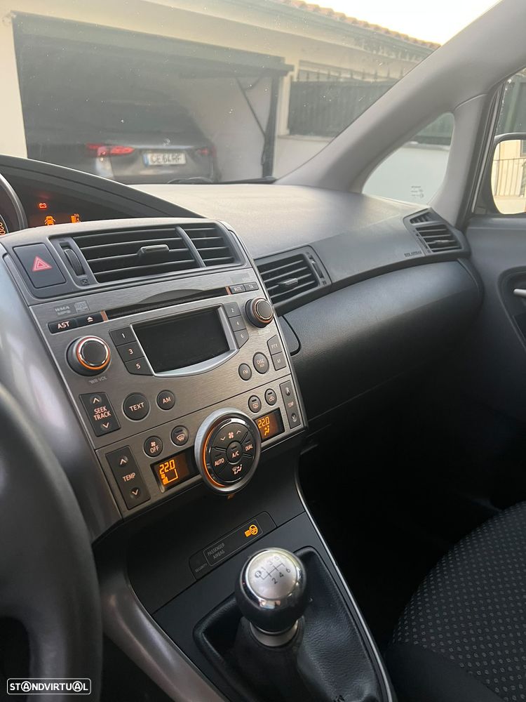 Toyota Verso 2.0 D-4D Energy i-Motion - 4