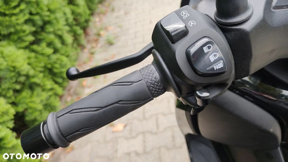 Yamaha X-max - 7