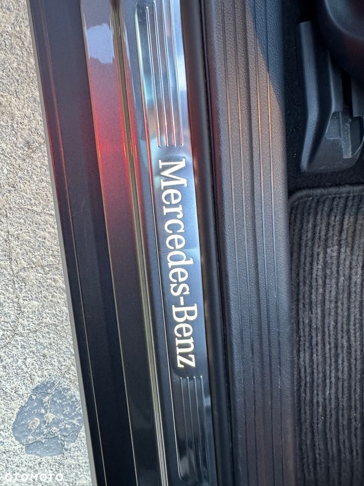 Mercedes-Benz GLA 200 Urban - 8