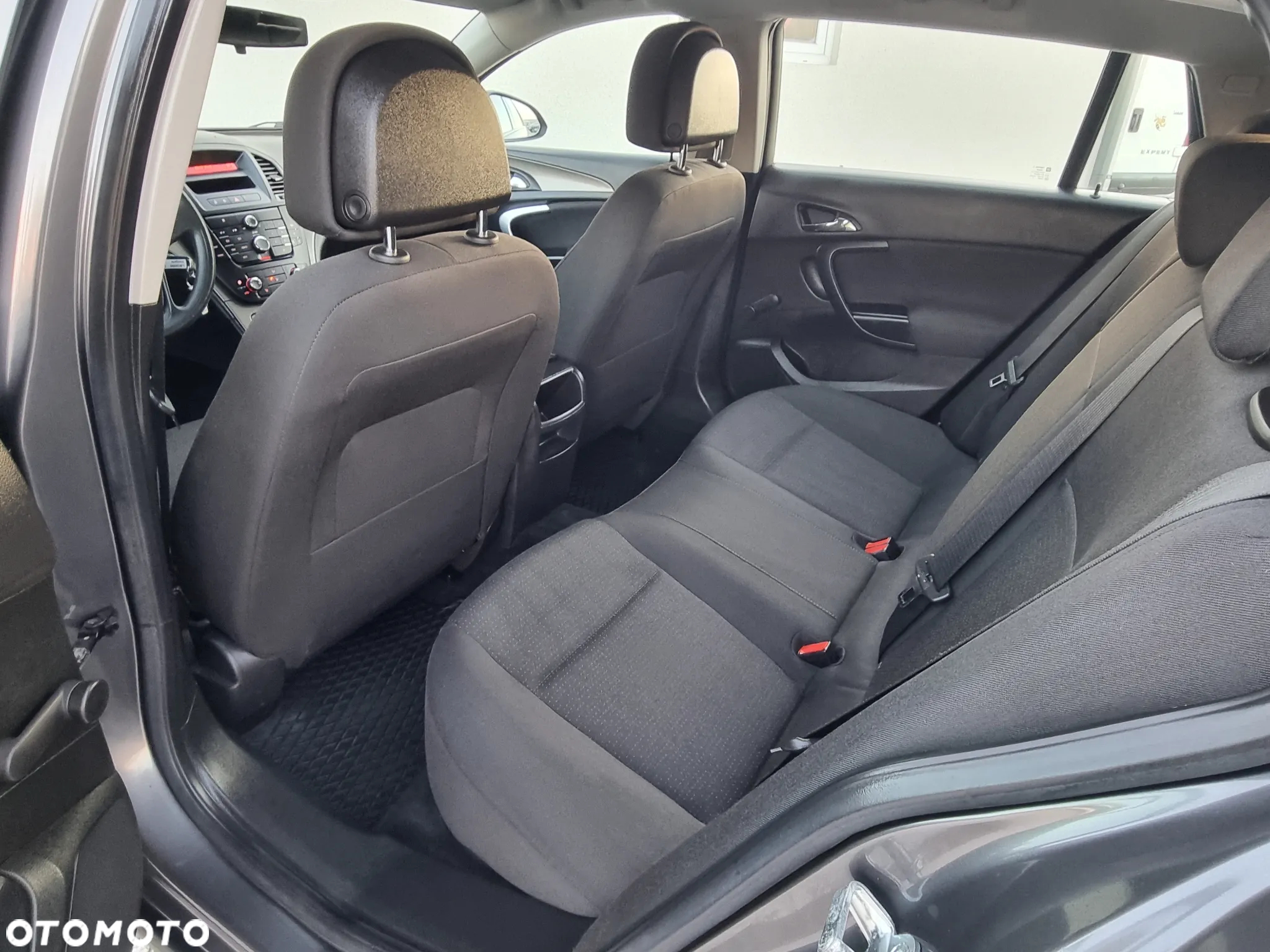 Opel Insignia 1.8 Sports Tourer Design Edition - 14