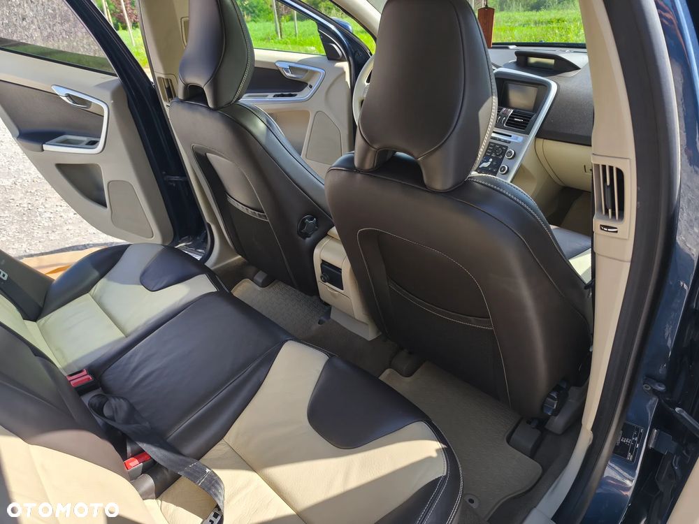 Volvo XC 60 2.4D AWD Summum - 29