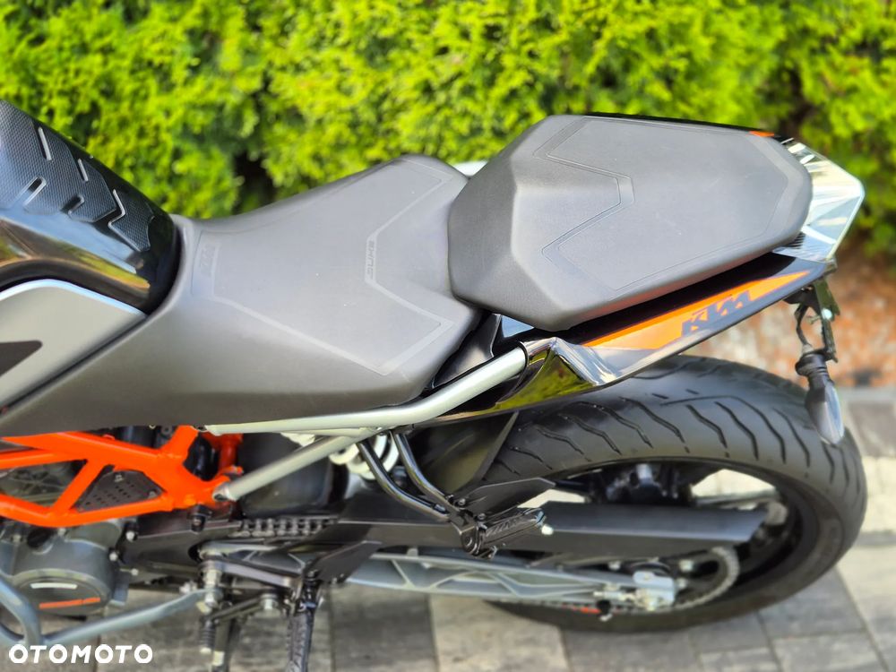 KTM Duke 125 - 22