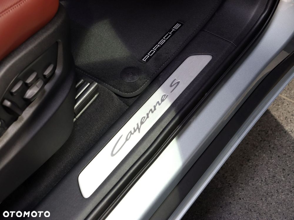 Porsche Cayenne S - 33