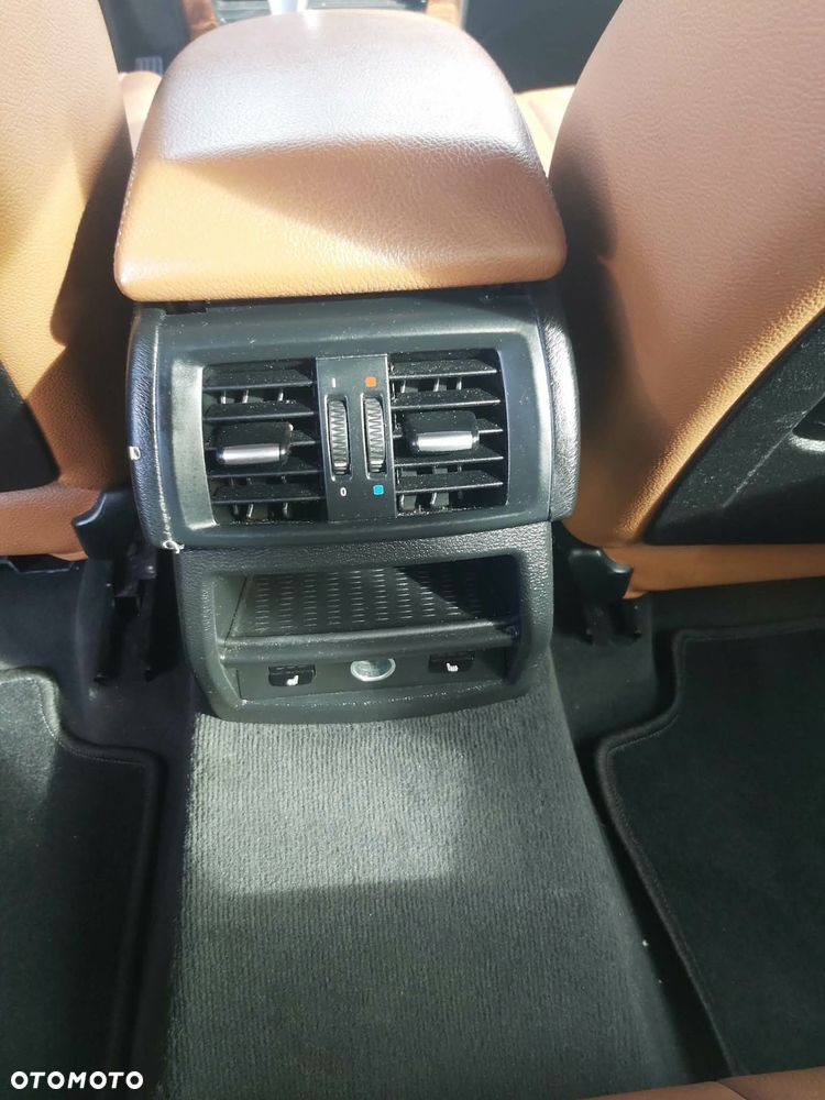 BMW X3 xDrive28i - 11