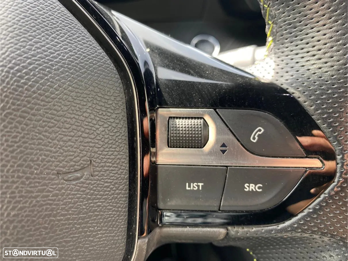 Peugeot e-2008 50 kWh GT Pack - 47
