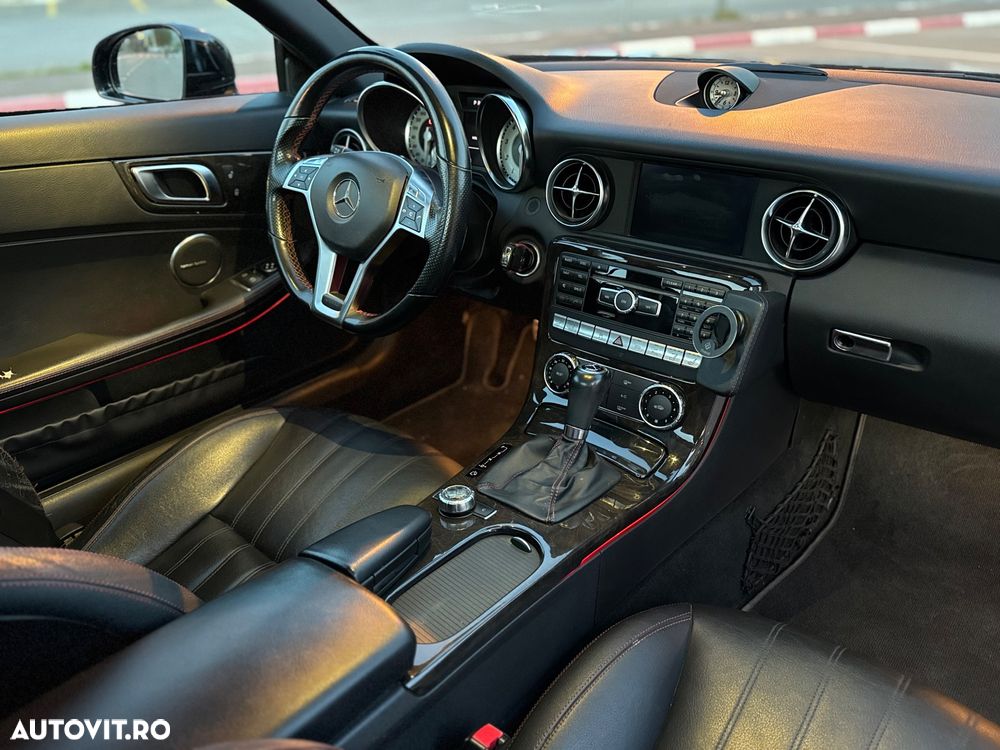 Mercedes-Benz SLK 250 (BlueEFFICIENCY) 7G-TRONIC - 14