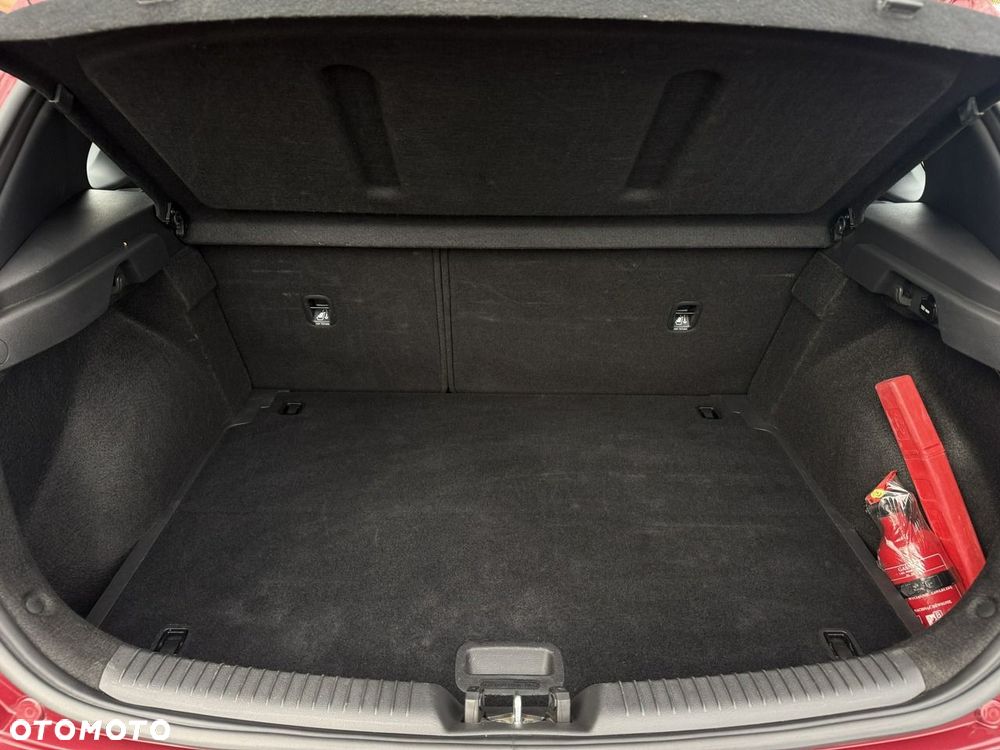 Hyundai i30 1.5 DPI Classic + - 33