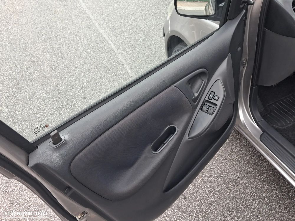 Toyota Yaris 1.0 Luna ABS+CD - 14