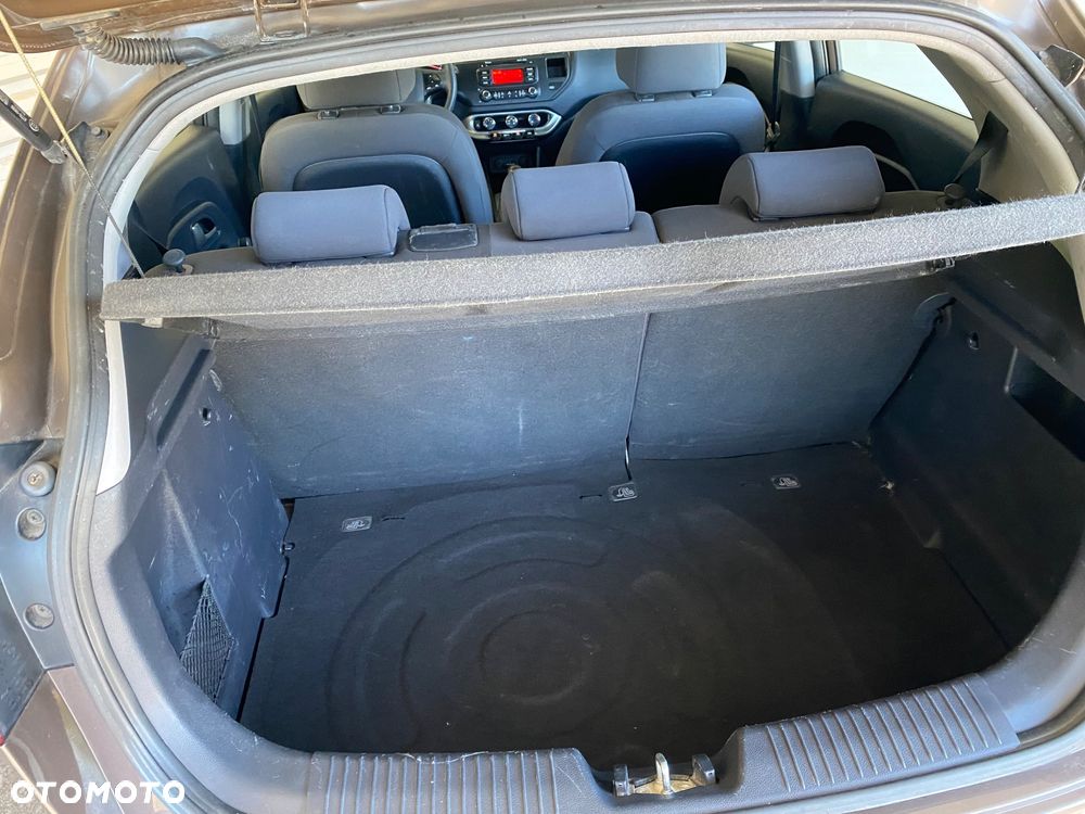 Kia Rio 1.2 M - 25