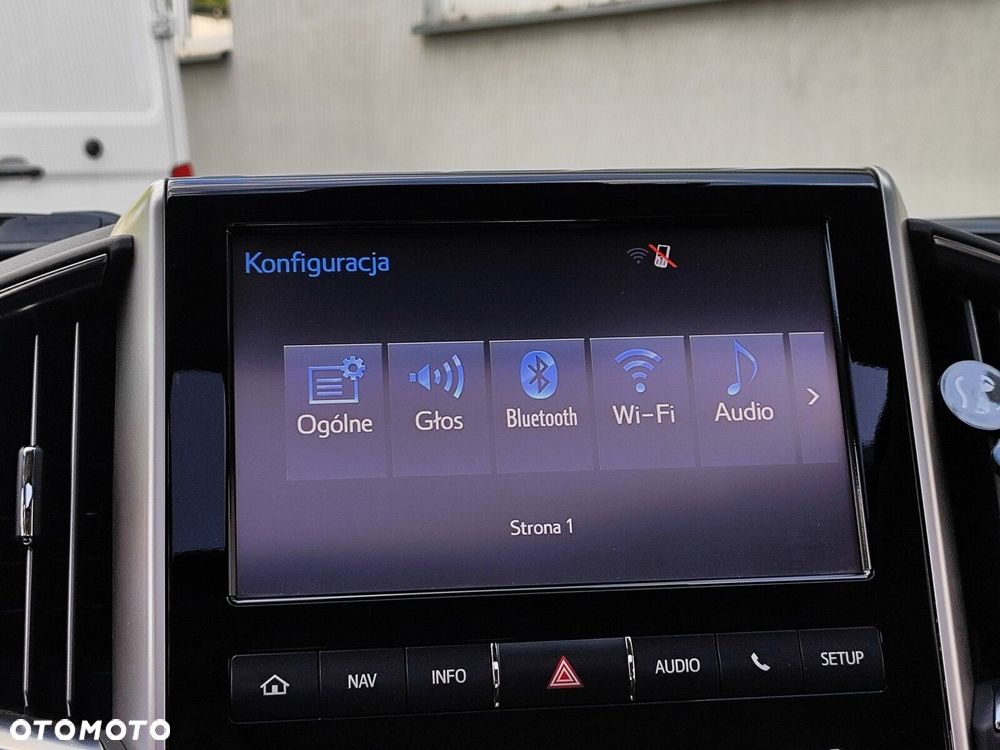 Toyota Land Cruiser - 32