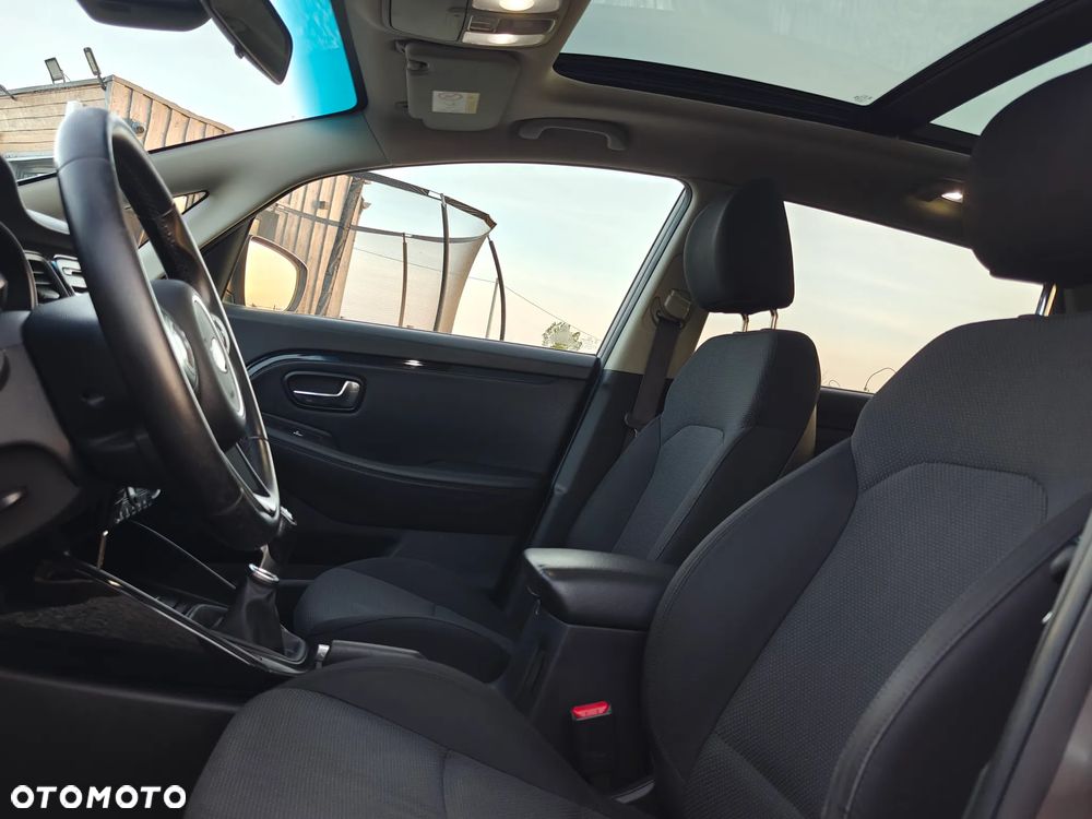 Kia Carens 1.7 CRDi L - 17