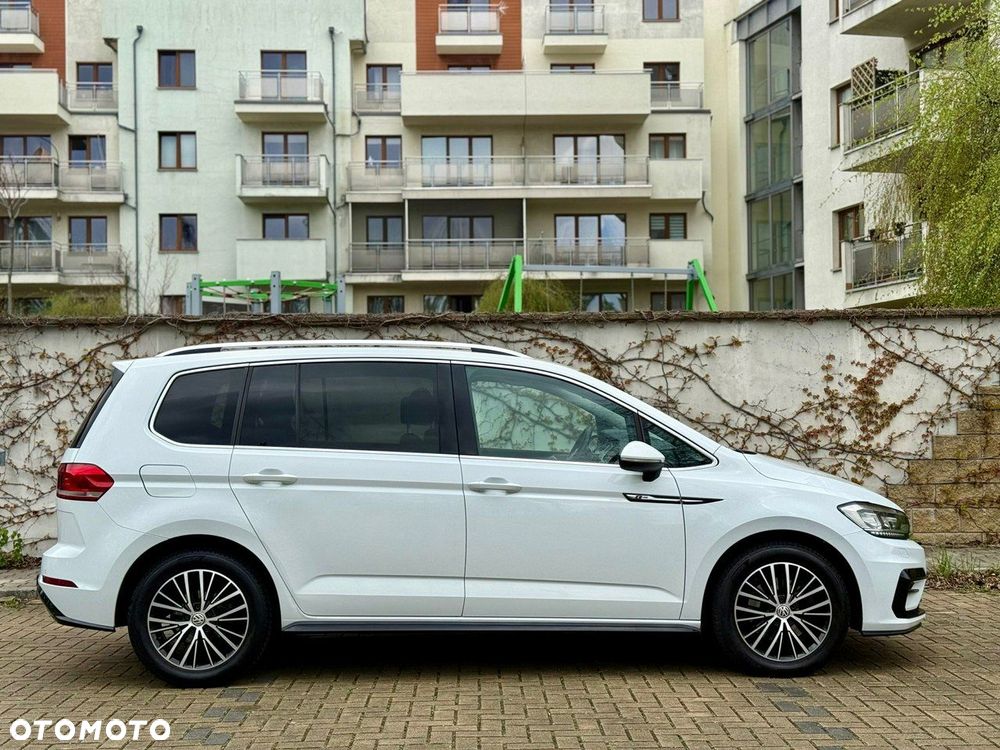 Volkswagen Touran - 12