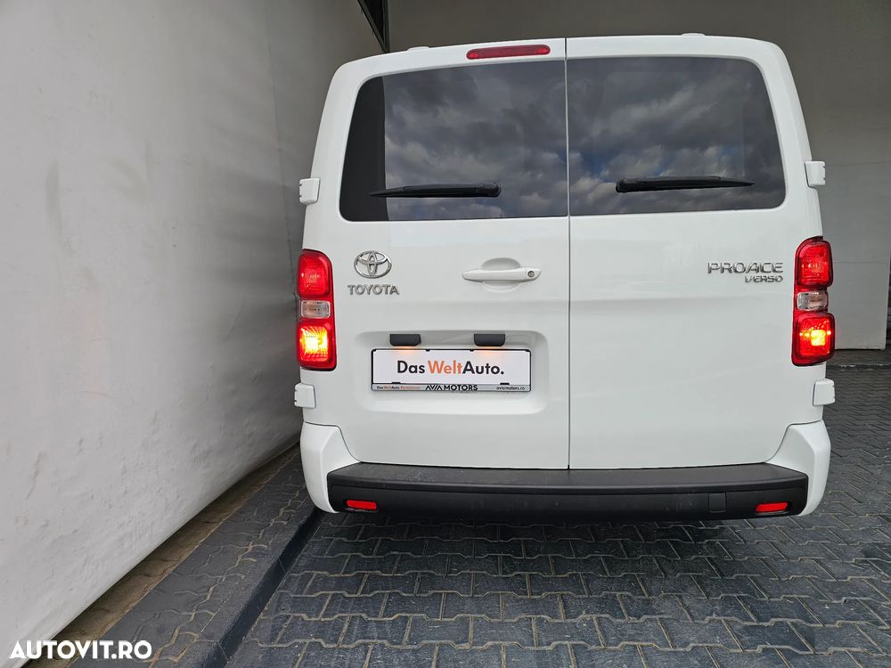 Toyota Proace 1.5 D-4D 120CP 7+1 L2H1 Comfort - 11