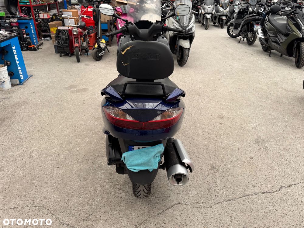 Suzuki Burgman - 5