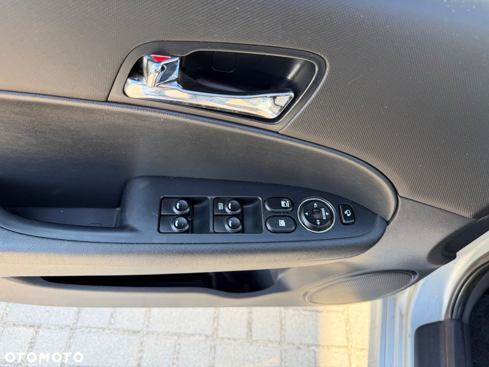 Hyundai i30 i30cw 1.6 CRDi Fifa World Cup Edition - 14