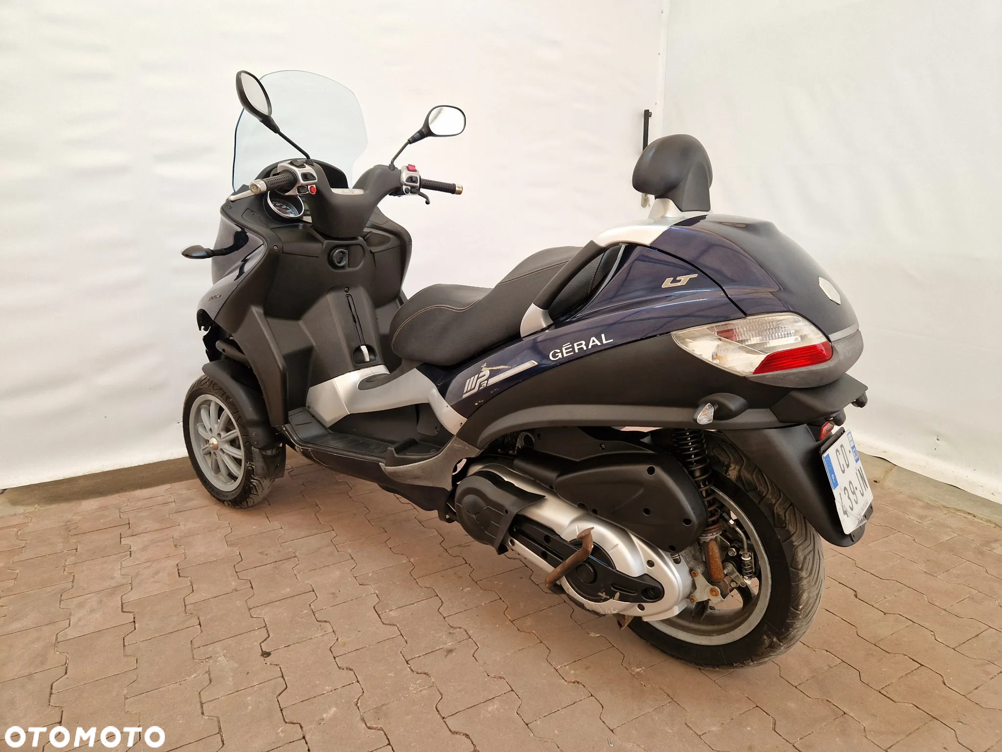 Piaggio MP-3 - 5