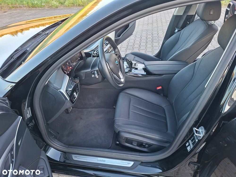 BMW Seria 5 520d Touring - 21