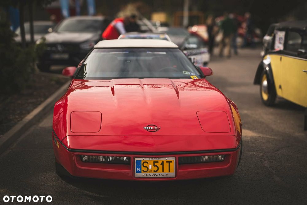 Chevrolet Corvette - 18