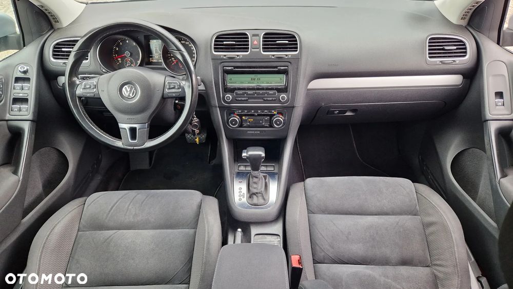 Volkswagen Golf VI 1.6 Highline DSG - 13