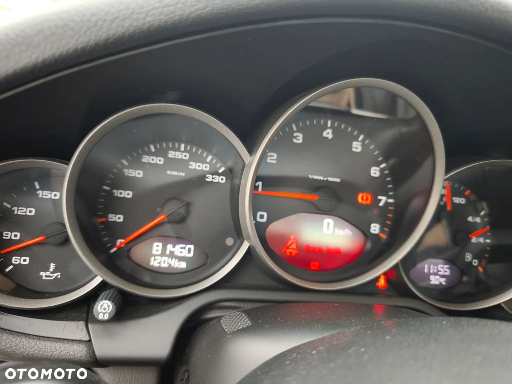 Porsche 911 Carrera 4 - 11