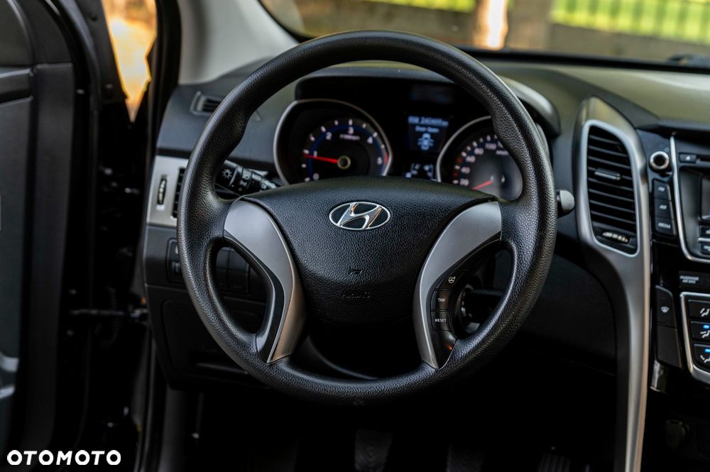 Hyundai i30 1.4 CRDi Advantage - 24