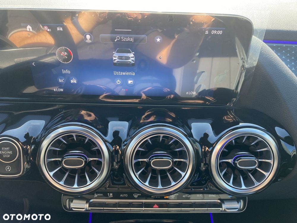 Mercedes-Benz GLA - 18