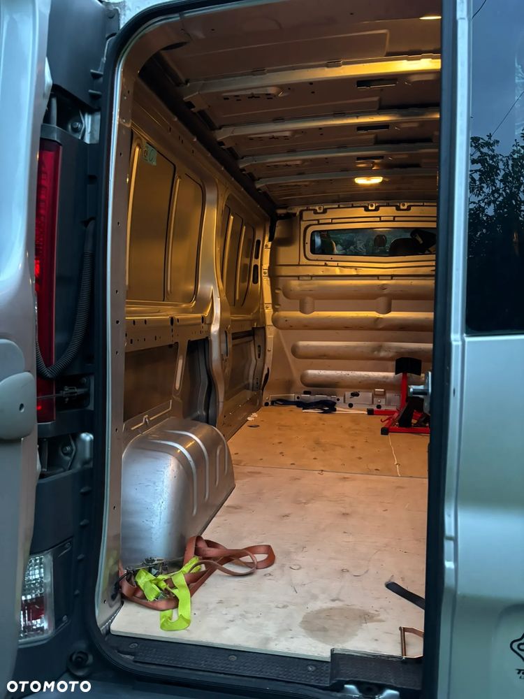 Renault Trafic - 12
