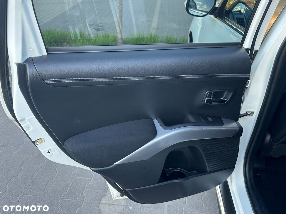 Mitsubishi Outlander 2.0 2WD Invite - 15