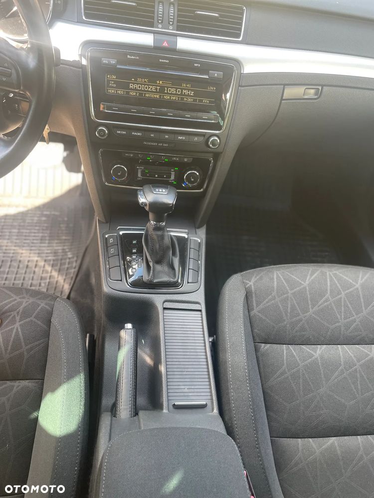 Skoda Superb 2.0 TDI Family DSG - 9