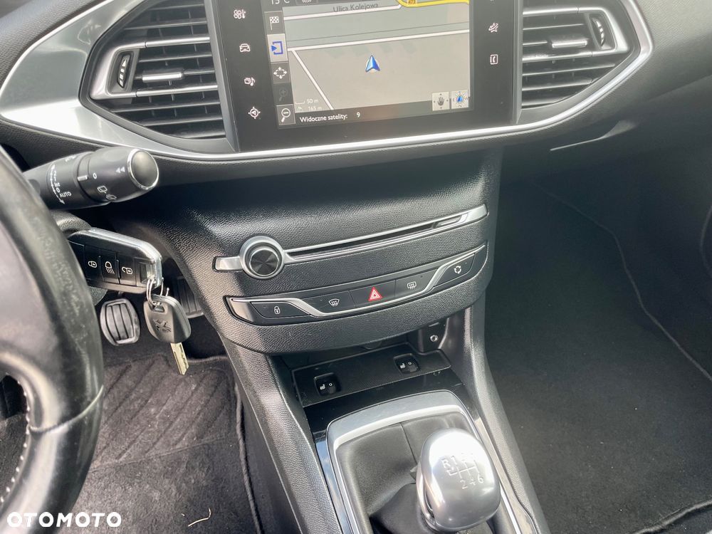 Peugeot 308 BlueHDi 120 Stop & Start Business-Line - 33