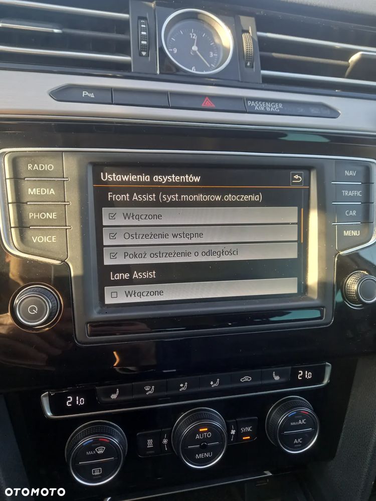 Volkswagen Passat - 12