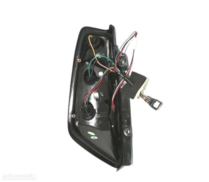 FAROLINS TRASEIROS FIAT GRANDE PUNTO 05-09 LED ESCURECIDOS - 3