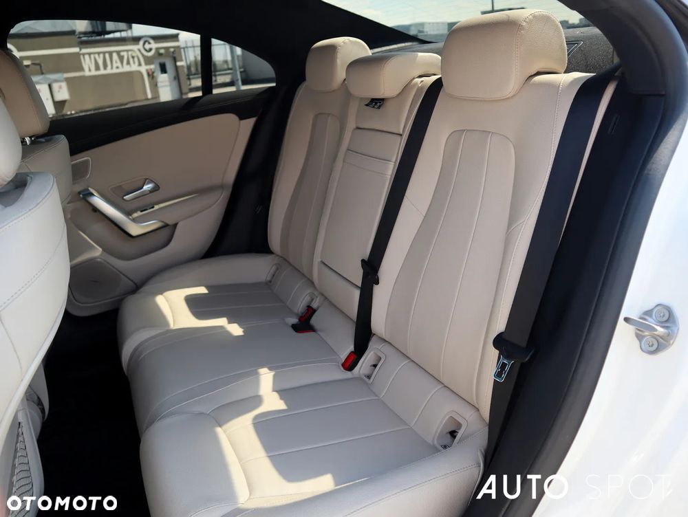 Mercedes-Benz CLA 220 4-Matic 7G-DCT - 40