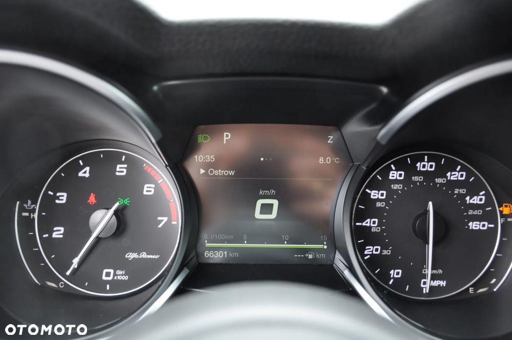 Alfa Romeo Stelvio 2.0 Turbo 16V AT8-Q4 Executive - 34