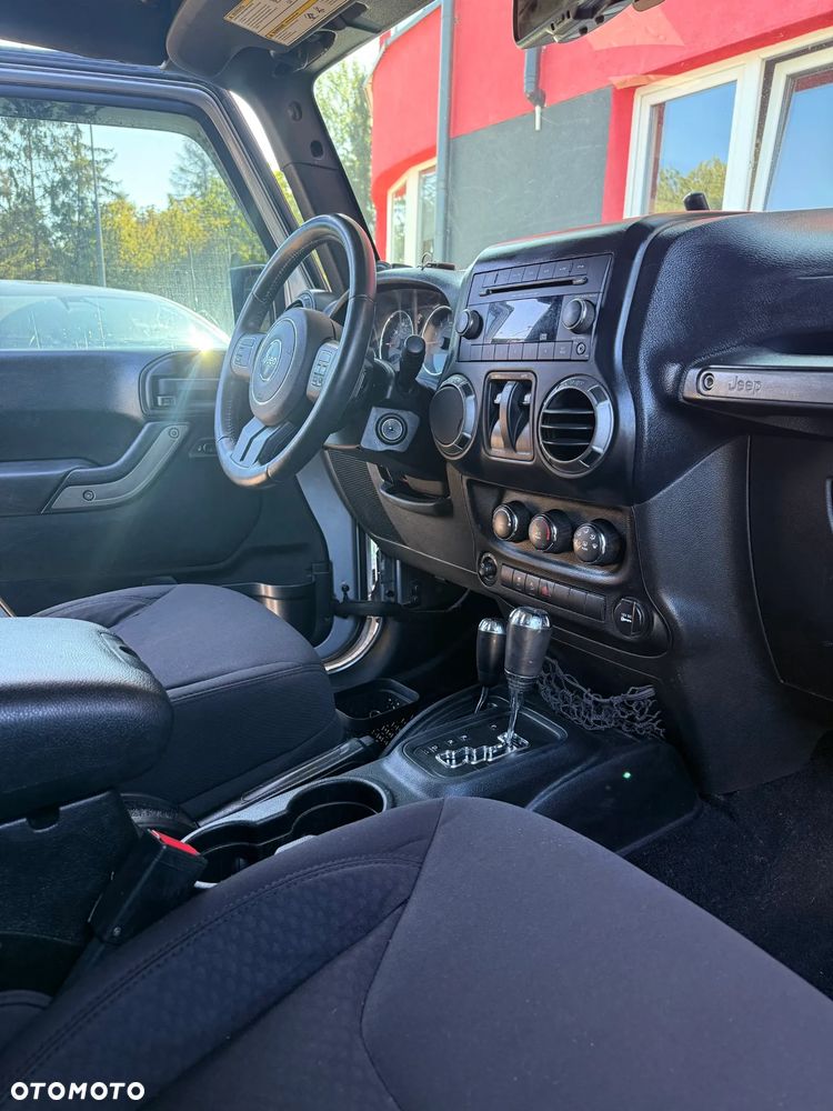 Jeep Wrangler - 9