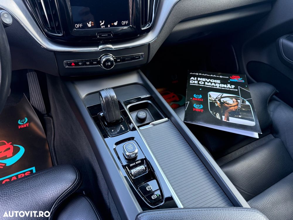 Volvo XC 60 B4 MHEV AWD Momentum Pro - 28