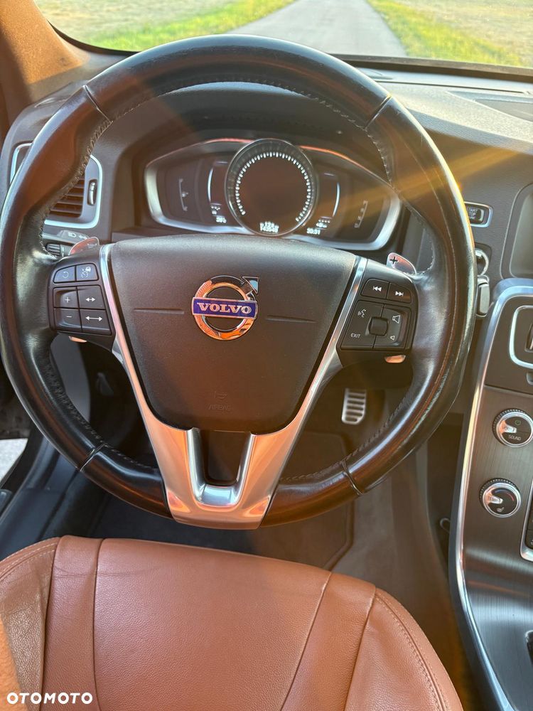 Volvo S60 T6 AWD Drive-E R-Design Momentum - 11